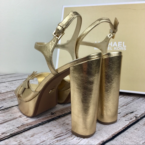MICHAEL Michael Kors Lexie Platform Gold Stars 9 - Picture 3 of 8